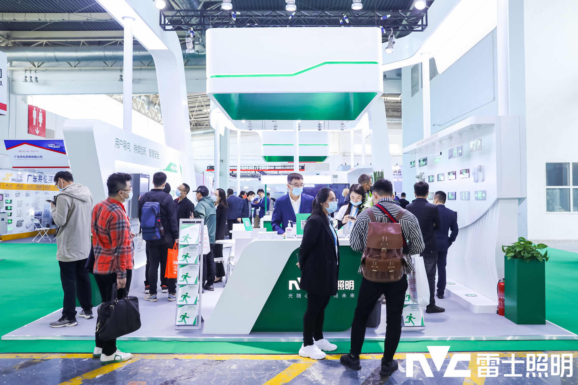 1634087610726725.jpg 展台人气火爆2.jpg