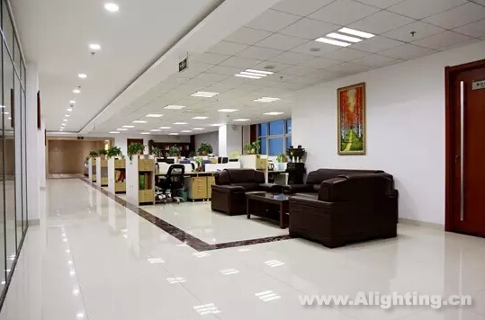 现代感办公照明设计详解4.jpg